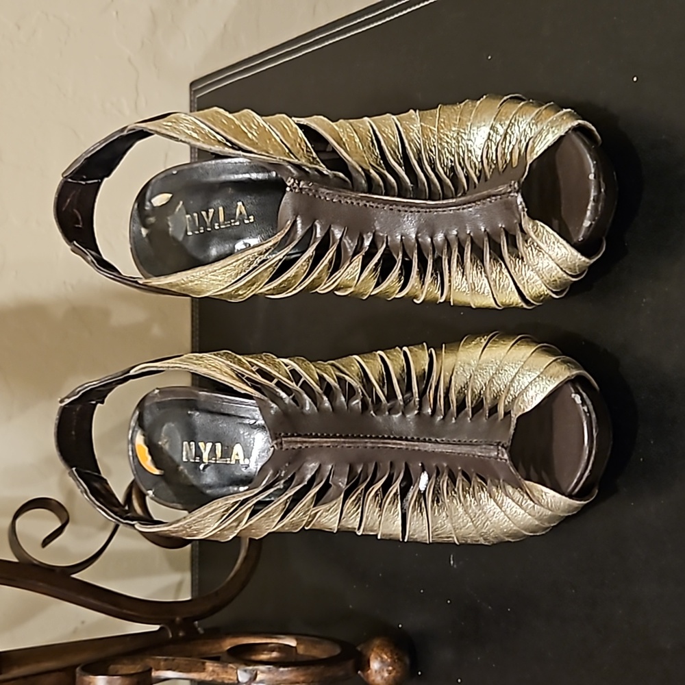 Brown and Gold High Heels/Sandals, Size 5.5 by NYLA